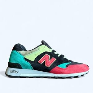 NEW BALANCE 577 Black and Red Sneakers w/ Teal Highlights Men Size 11